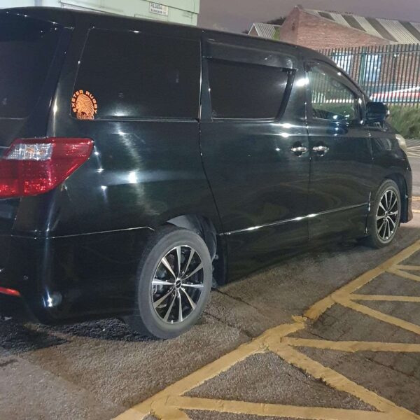 Toyota Alphard - Image 6