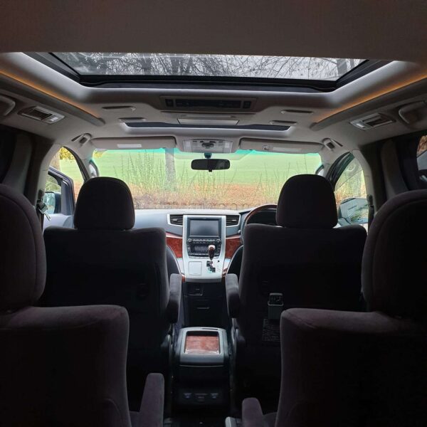 Toyota Alphard - Image 9