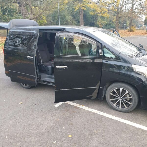 Toyota Alphard - Image 18