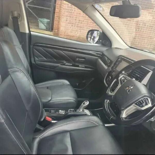 Mitsubishi Outlander 2015 - Image 3