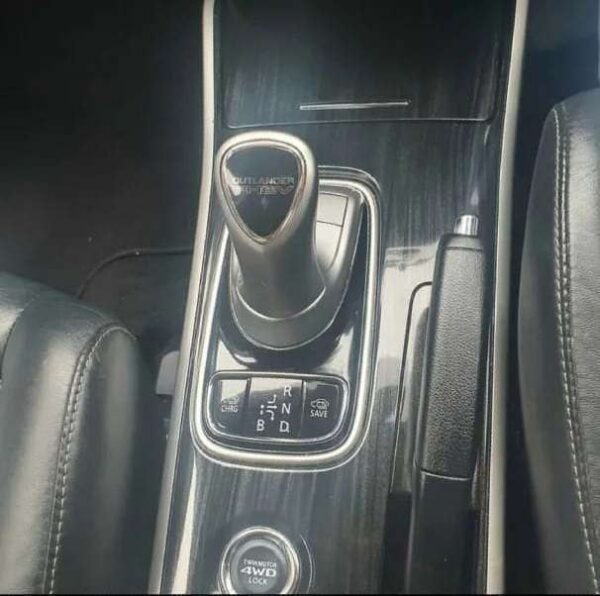 Mitsubishi Outlander 2015 - Image 5