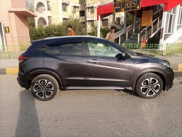 HONDA VEZZEL 2016 Import Nov 2021 - Image 4