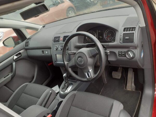 Volkswagen Golf Touran - Image 8